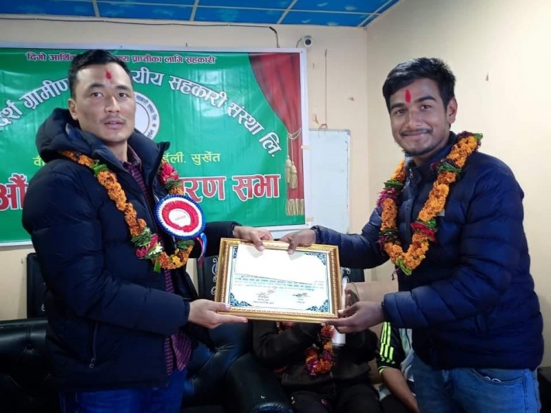 पत्रकार पंखबहादुर सम्मानित